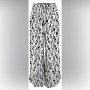 Ethyl Clothing Float On Pant - Stockton | Pilazzo Pant | Petal Hem | Wide Waist